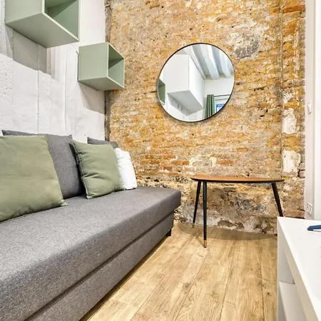Tom Votre A Apartment *